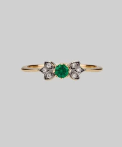 CLASSICS ENCHANTE. Green Quartz Gold Leaf Detailed Ring