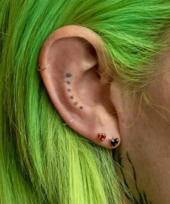 CLASSICS HEART & SOUL. Garnet Heart Stud Earrings - Gold