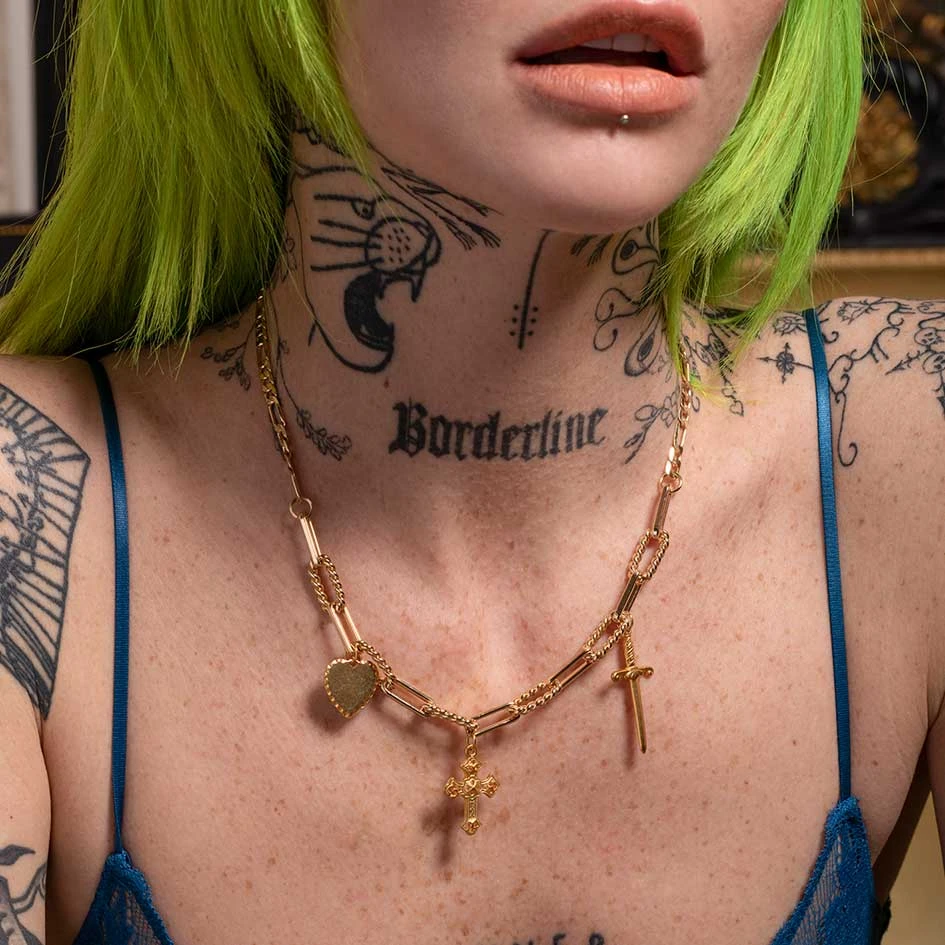 CLASSICS MANIFEST. Multi Charm Chain Necklace - Gold 2 CLASSICS MANIFEST. Multi Charm Chain Necklace - Gold