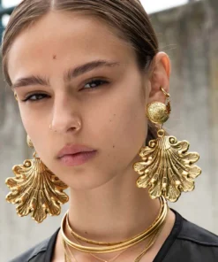 CLASSICS ARIEL. Ornate Shell Statement Earrings - Gold