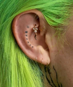 CLASSICS MOONLIGHT. Opal Moon Clicker Ring - Gold Earrings