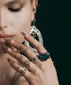 CLASSICS DEAREST. Rose Stem Twisted Ring - Gold