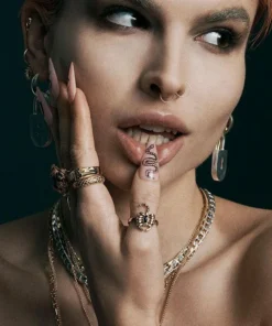 CLASSICS VELES. Scorpion Onyx Ring - Silver Rings