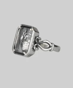 CLASSICS HEART KEEPER. Anatomical Heart Under Glass Ring - Silver