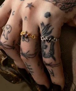 CLASSICS DESIRE. Snakes & Heart Onyx Ring - Silver Rings