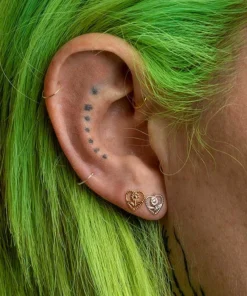 CLASSICS APRIL. Sunflower Heart Stud Earrings - Silver