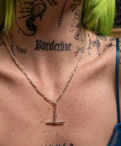 CLASSICS ARAEL. Twisted Figaro T-Bar Chain - Silver