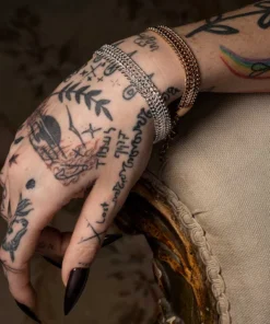 CLASSICS MARISE. Extra Wide Curb Chain Bracelet - Gold Bracelets