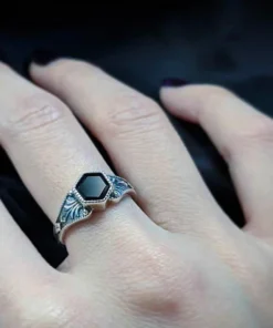 CLASSICS RELIC. Onyx Hexagon Ring - Silver