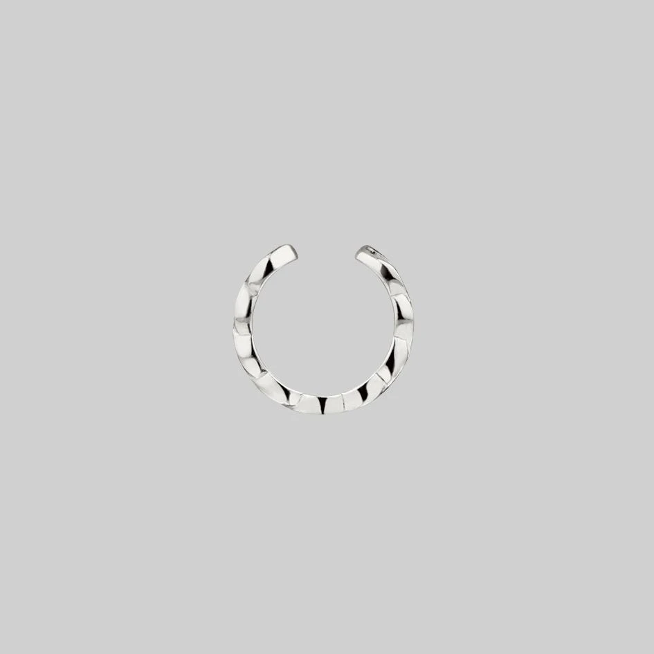 End Of Line AEGAN. Chain Conch Ear Cuff - Silver Earrings 2 End Of Line AEGAN. Chain Conch Ear Cuff - Silver Earrings