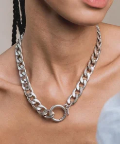 CLASSICS Necklaces & Chains XO. Chunky Chain & Circle Clasp Necklace - Silver