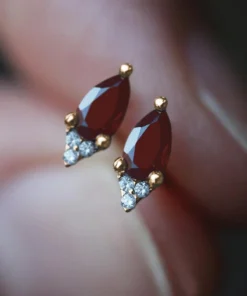 CLASSICS LA BELLE. Garnet & Cubic Zirconia Gold Stud Earrings