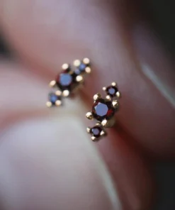 CLASSICS ROSEBUD. Garnet Trio Gold Stud Earrings