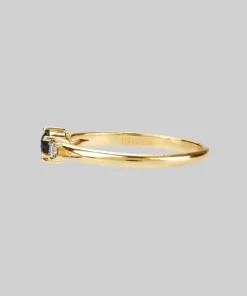 CLASSICS CAPULET. Black Spinel Trilogy Gold Ring