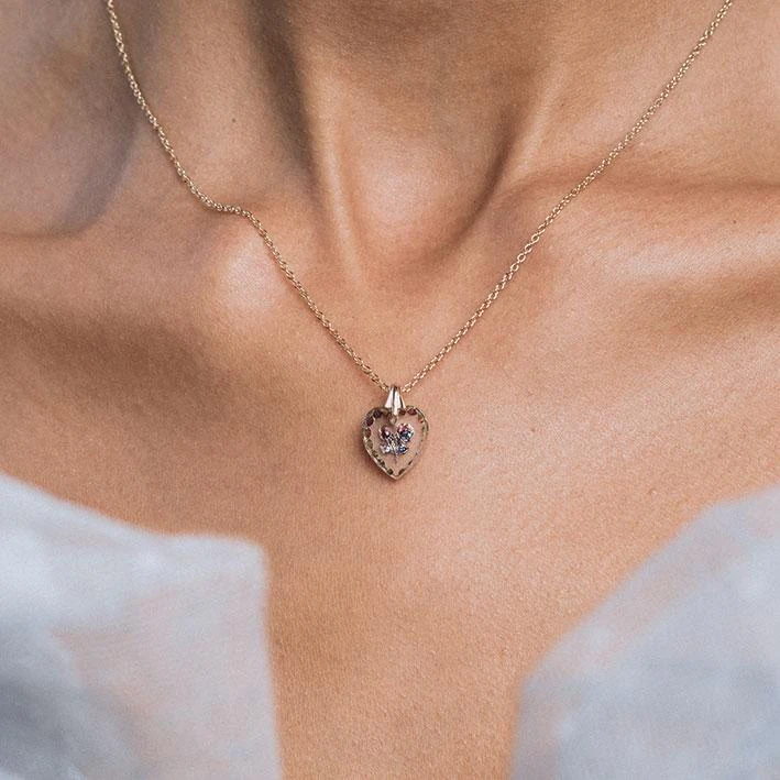 CLASSICS Necklaces & Chains NANCY. Two Roses Engraved Glass Heart Necklace - Gold 1 CLASSICS Necklaces & Chains NANCY. Two Roses Engraved Glass Heart Necklace - Gold