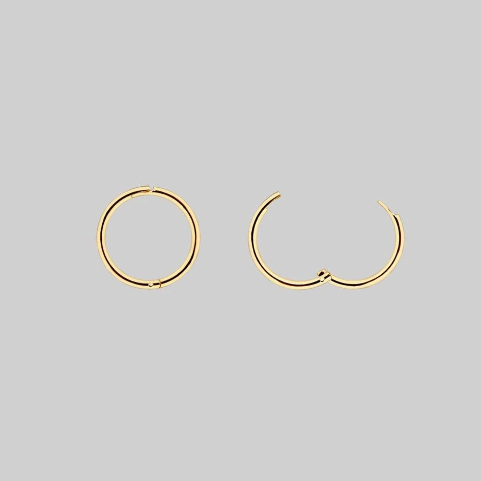 CLASSICS SOLEMN. Black Enamel Heart Hoop Earrings - Gold 4 CLASSICS SOLEMN. Black Enamel Heart Hoop Earrings - Gold