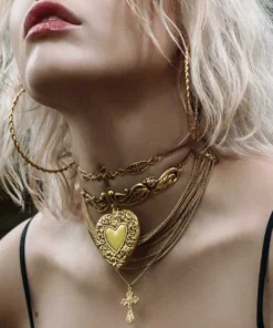 regalrose outlet shop 44 CLASSICS LOVE STRUCK. Ornate Heart Choker - Gold Necklaces & Chains