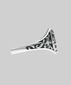 CLASSICS DARK GARDEN. Ornate Initial Ring (N - Z)