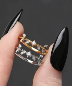 CLASSICS Rings WHISPER. Cubic Zirconia Silver Leaf Ring