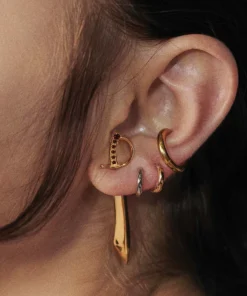 CLASSICS REVOLT. Garnet Sword Single Earring - Gold Earrings