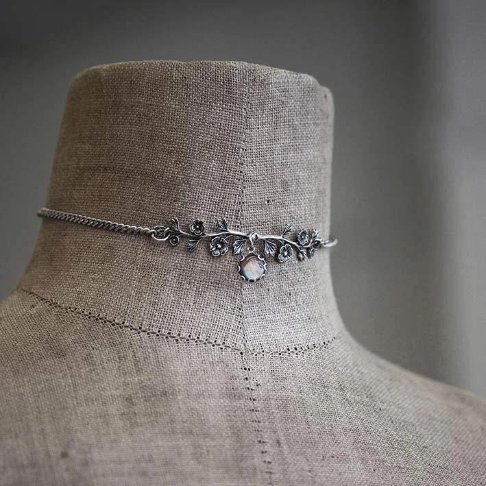 CLASSICS DARK BLOOM. Black Mother Of Pearl Choker - Silver 2 CLASSICS DARK BLOOM. Black Mother Of Pearl Choker - Silver