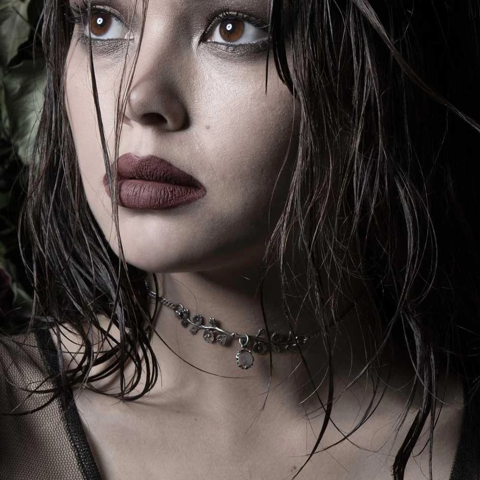 CLASSICS DARK BLOOM. Black Mother Of Pearl Choker - Silver 3 CLASSICS DARK BLOOM. Black Mother Of Pearl Choker - Silver