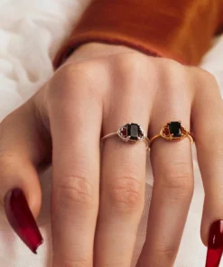 AW21 RAPTURE. Onyx & Gothic Arches Ring - Silver