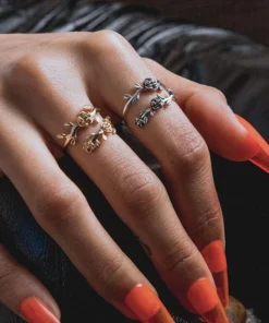 CLASSICS DAMASK. Rose Foliage Wrap Ring - Gold