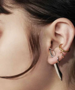 CLASSICS REVOLT. Black Spinel Sword Single Earring - Silver