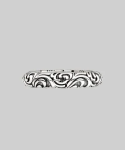 CLASSICS MAUD. Scroll Detail Band Ring - Silver