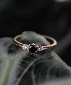 CLASSICS CAPULET. Black Spinel Trilogy Gold Ring