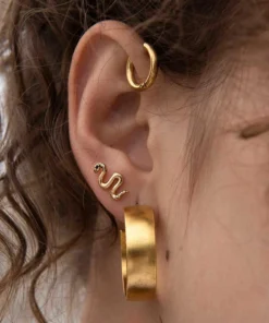 CLASSICS DIVINITY. Garnet Snake Gold Stud Earrings